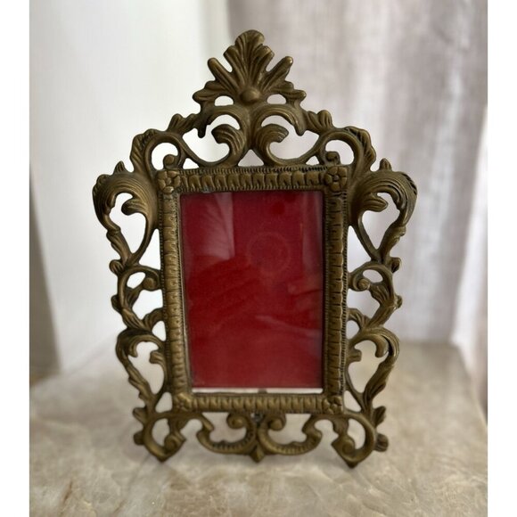 Antique Ornate Brass Picture Frame With Red Velvet Backing & Intricate Design 10 - Picture 1 of 10